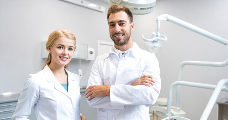 The Pros and Cons of Using a Dental Practice Broker vs. Selling Independently