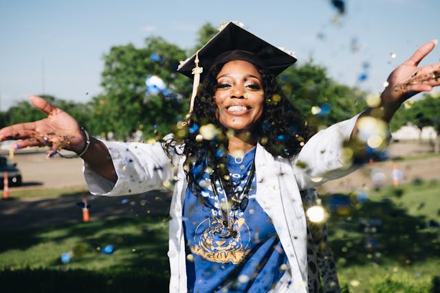 7 Gift Ideas for Upcoming Graduates