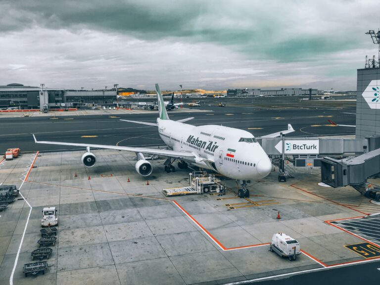 How Advanced Aircraft Systems Are Changing Air Travel